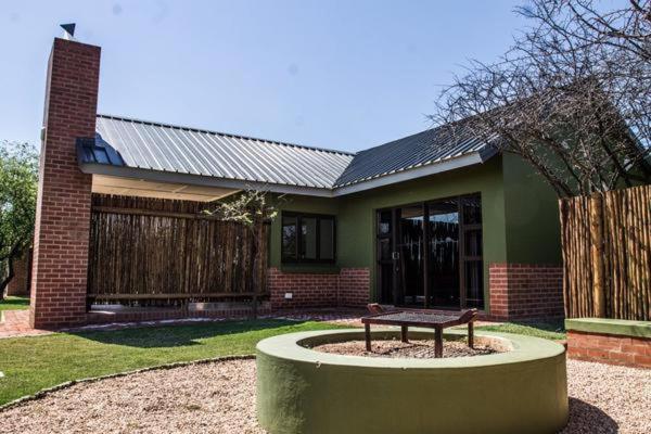 Chameleon Bush Lodge Hammanskraal Ngoại thất bức ảnh