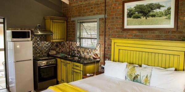Chameleon Bush Lodge Hammanskraal Ngoại thất bức ảnh