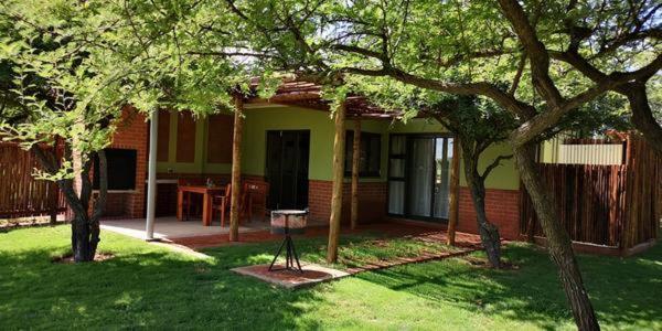 Chameleon Bush Lodge Hammanskraal Ngoại thất bức ảnh